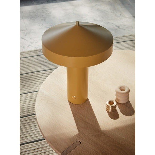 Metalowa lampa stołowa w kolorze ochry (wysokość 41 cm) Hatto – OYOY Living Design-image-2