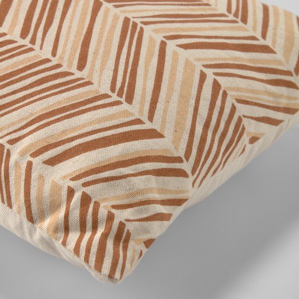 Brązowo-beżowa bawełniana poszewka na poduszkę Kave Home Uriana, 50x30 cm-image-1