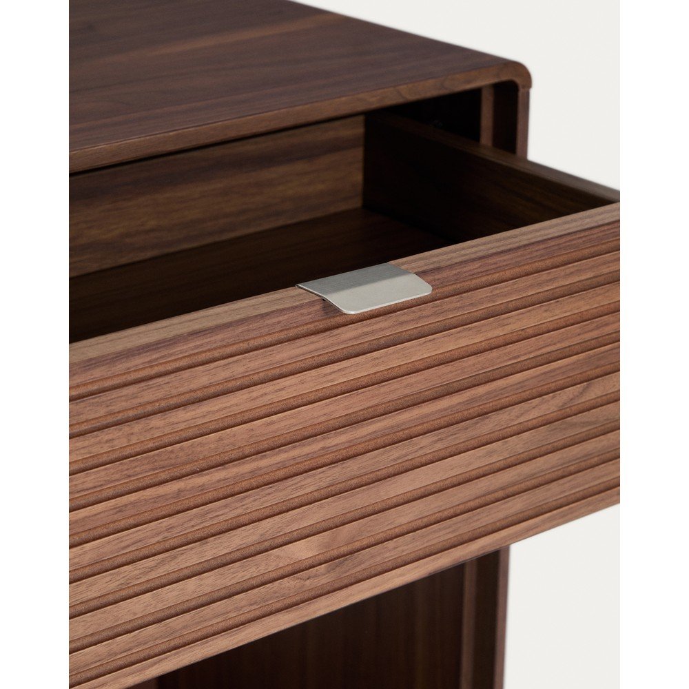 Komoda w dekorze orzecha w ciemnym naturalnym kolorze 60x81x37 cm Norlen – Kave Home (zdjęcie 9)