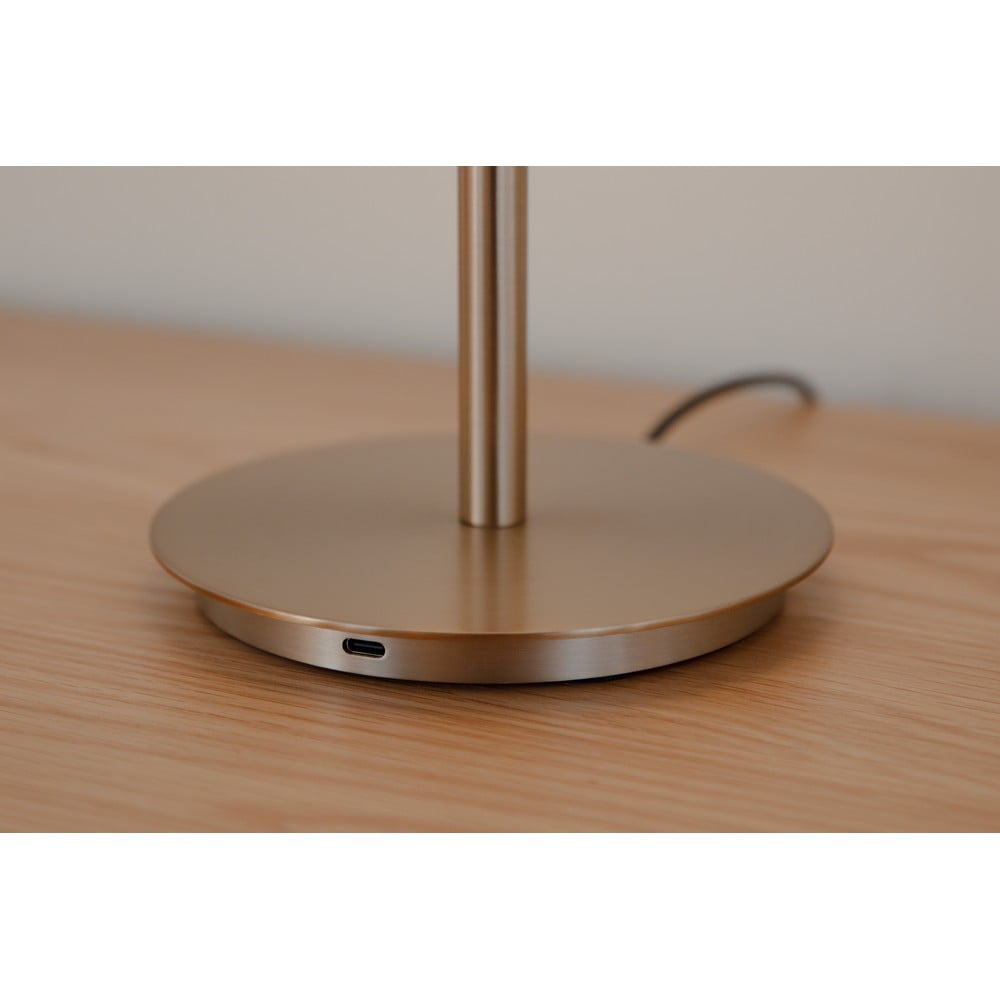 Metalowa lampa stołowa LED w kolorze mosiądzu ze ściemniaczem i szklanym kloszem (wysokość 37 cm) Audrey Table – UMAGE (zdjęcie 5)