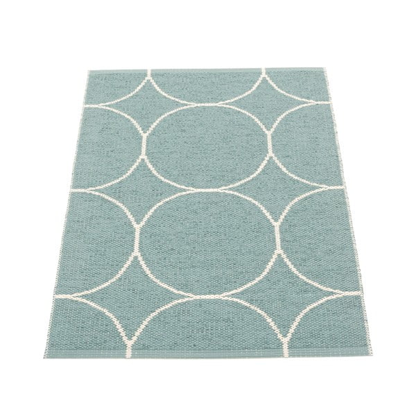 Jasnoniebieski dywan odpowiedni na zewnątrz 70x100 cm Boo Haze – Pappelina