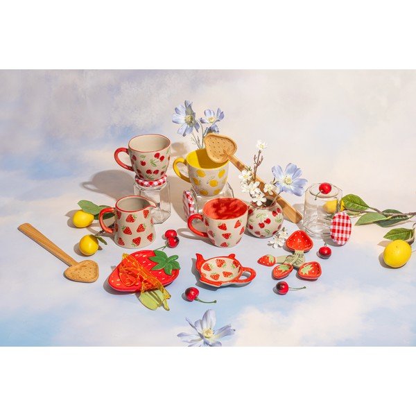 Beżowy kubek ceramiczny 250 ml Cherries – Sass & Belle-image-4
