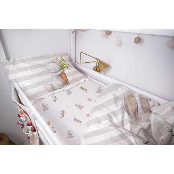 Białe prześcieradło dziecięce do łóżeczka z satyny bawełnianej z gumką 60x120 cm Hugging Bunnies – Butter Kings-image-1