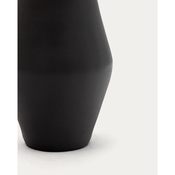 Wysoki ręcznie wykonany wazon z terakoty w kolorze matowej czerni (wysokość 61 cm) Posia – Kave Home-image-2