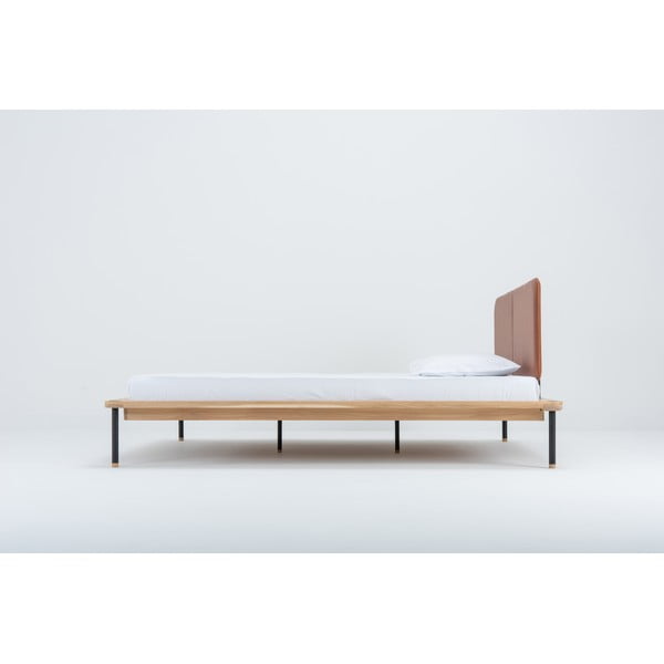 Brązowe/naturalne łóżko dwuosobowe z litego drewna dębowego ze stelażem 160x200 cm Fina – Gazzda-image-3