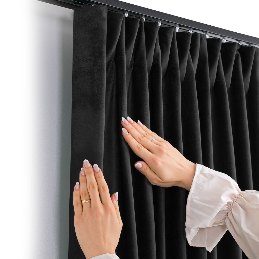 Czarna aksamitna zasłona częściowo zaciemniająca (dimout) 530x270 cm Velto – Filumi (zdjęcie 8)