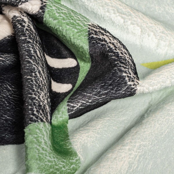 Jasnozielony koc dziecięcy z mikrowłókna 140x110 cm Panda – Moshi Moshi-image-1