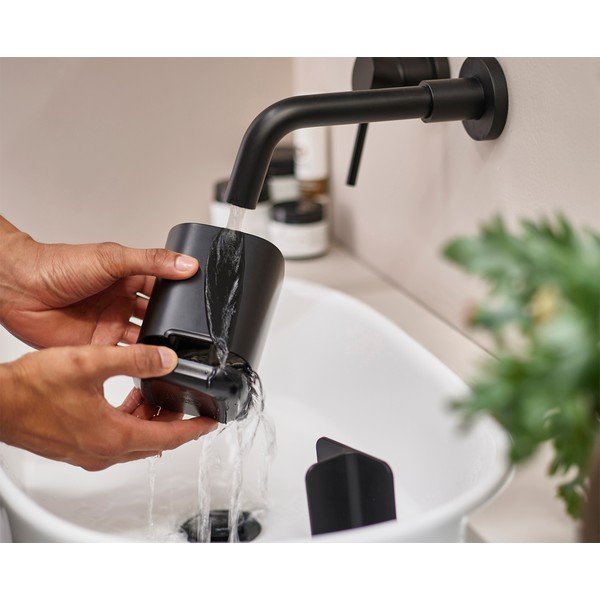 Czarny plastikowy kubek na szczoteczki do zębów EasyStore – Joseph Joseph-image-3