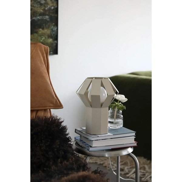 Beżowa metalowa lampa stołowa z metalowym kloszem (wysokość 27 cm) Octa – Markslöjd-image-1