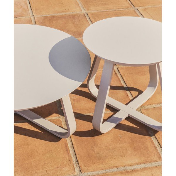 Metalowy okrągły stolik ogrodowy ø 48 cm Tamaris – Kave Home-image-1