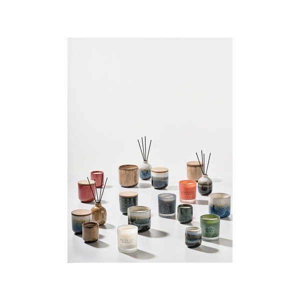 Świeca zapachowa z wosku sojowego i kokosowego czas palenia 48 h – Villa Collection-image-4