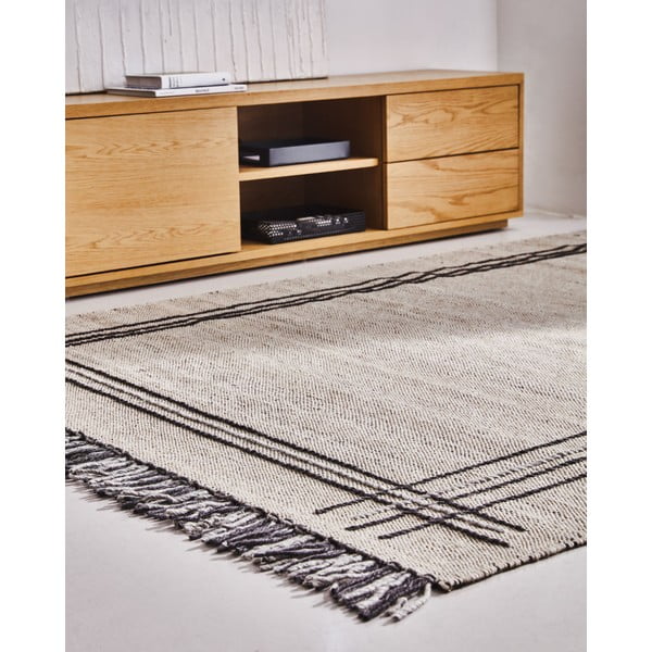 Szafka pod TV w dekorze dębu w naturalnym kolorze 150x44 cm Abilen − Kave Home-image-1