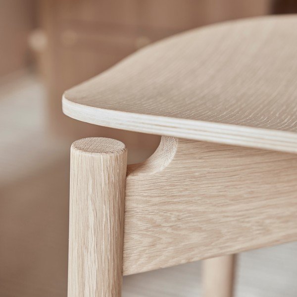 Krzesło z litego drewna jesionowego w jasnym naturalnym kolorze Oy – OYOY Living Design-image-4