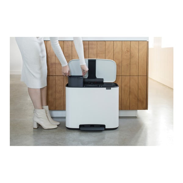 Biały stalowy kosz na śmieci z padałem do segregacji odpadów 33 l Bo – Brabantia-image-2