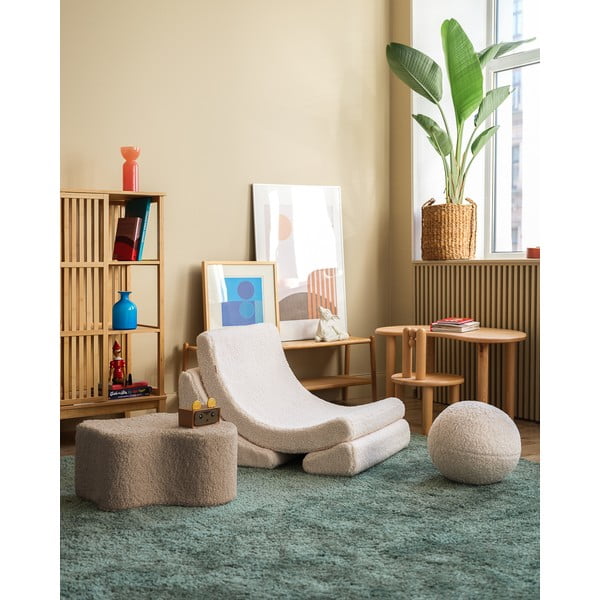 Kremowy fotel dziecięcy z materiału bouclé Moon – Wigiwama-image-3