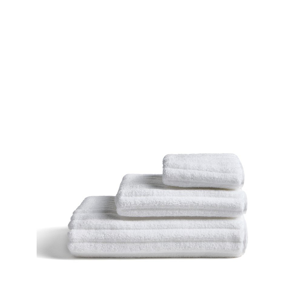 Biały bawełniany ręcznik frotte 50x90 cm Navira – Kave Home (zdjęcie 11)