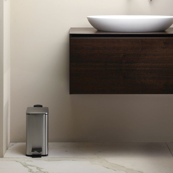 Stalowy kosz na śmieci z pedałem w kolorze matowego srebra 5 l   Erik – Spirella-image-2