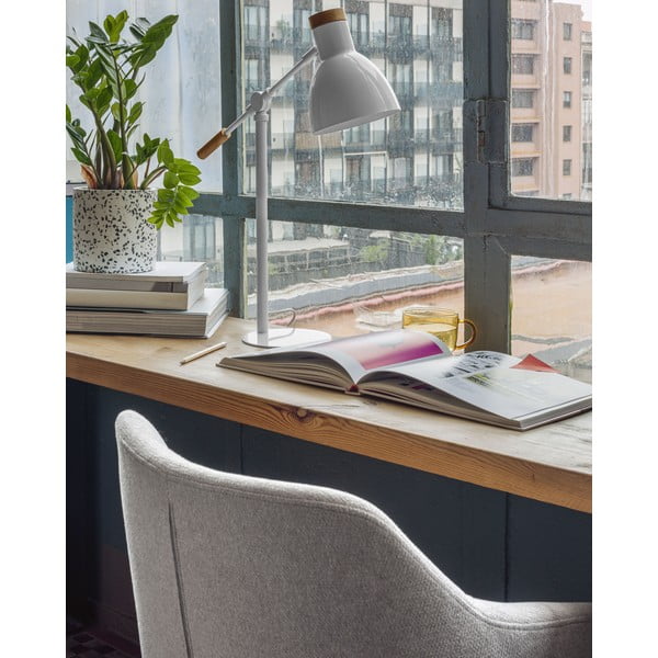 Biała lampa stołowa z litego drewna bukowego z metalowym kloszem (wysokość 54 cm) Tescarle – Kave Home-image-1