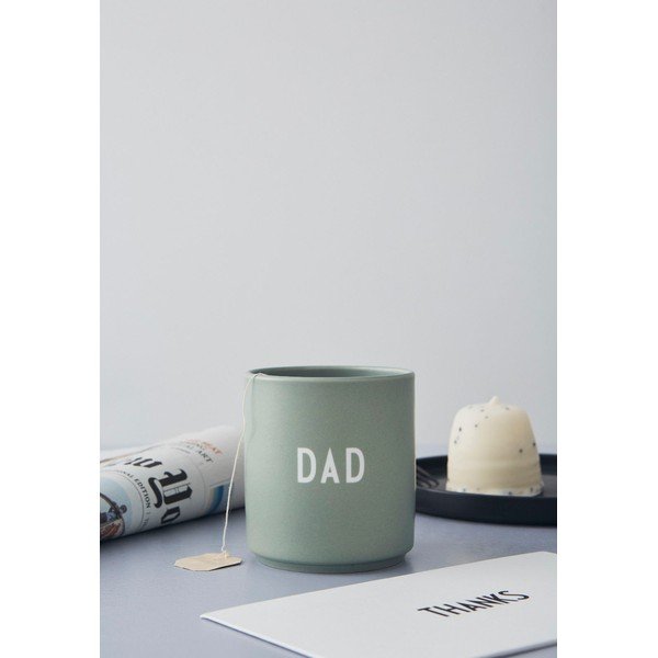 Zielony porcelanowy kubek 300 ml Dad – Design Letters-image-3