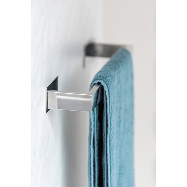 Samoprzylepny wieszak na ręczniki ze stali nierdzewnej w kolorze srebra z połyskiem Genova – Wenko-image-1