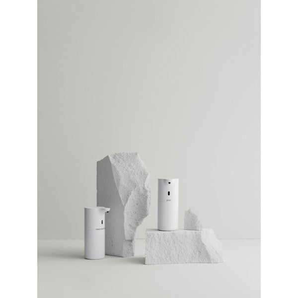 Biały automatyczny plastikowy dozownik do mydła 260 ml Fineo – Blomus-image-1