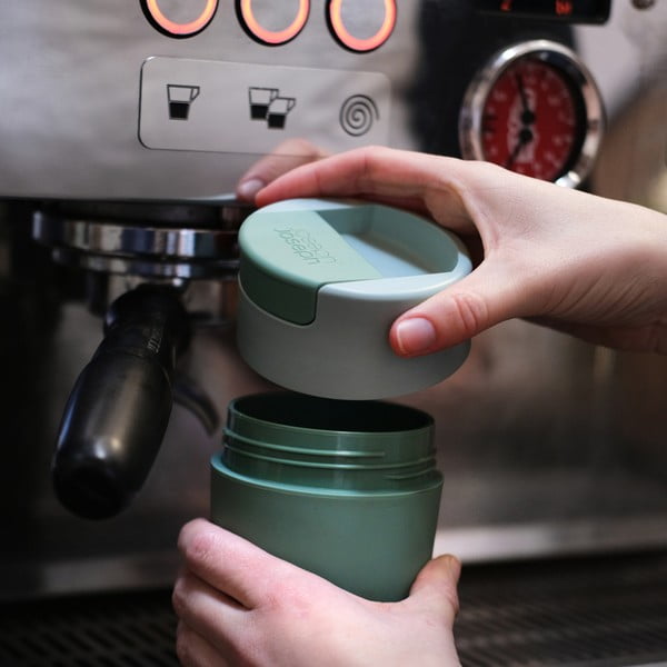 Miętowy kubek podróżny 340 ml Sipp – Joseph Joseph-image-1