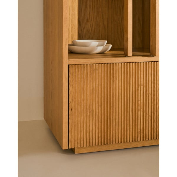 Witryna w dekorze dębu z drzwiami przesuwnymi w naturalnym kolorze 100x174x40 cm Helvine – Kave Home-image-4