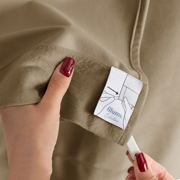 Beżowa aksamitna zasłona częściowo zaciemniająca (dimout) 265x175 cm Velto – Filumi-image-4