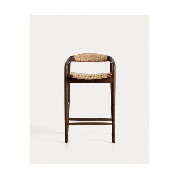 Brązowy hoker z podłokietnikami z litego drewna dębowego (wysokość siedziska 65 cm) Derile – Kave Home-image-4
