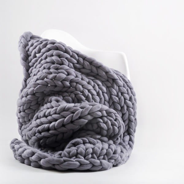 Fioletowo-szary ręcznie tkany koc z wełny merino Concepttual Chunky, 125x130 cm
