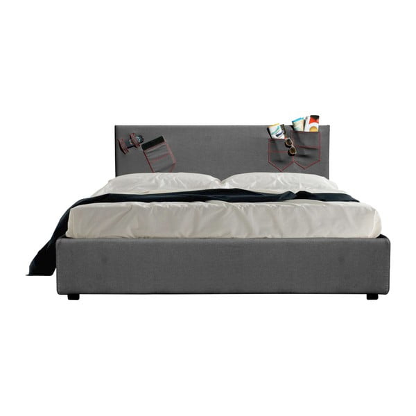 Szare łóżko dwuosobowe ze schowkiem i materacem 13Casa Task, 160x200 cm