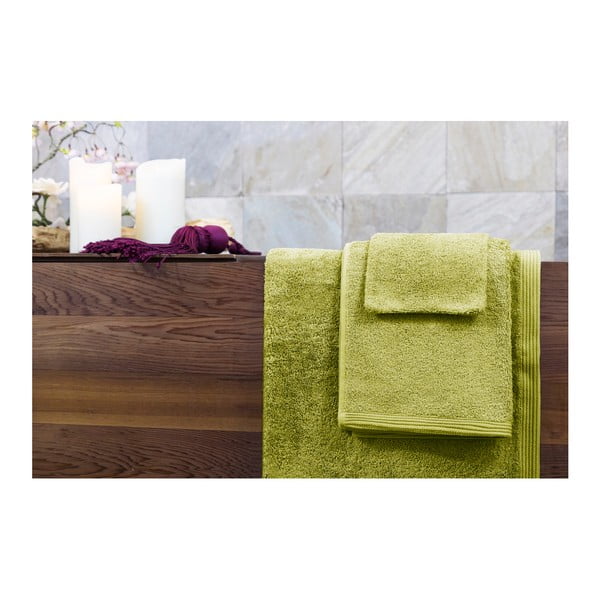 Komplet dwóch zielonych ręczników i ręcznika kąpielowego Jalouse Maison Pistacho