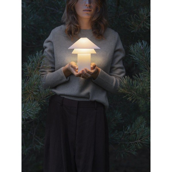 Biała lampa stołowa LED ze ściemniaczem z metalowym kloszem (wysokość 33,5 cm) Sanaka – Blomus-image-1