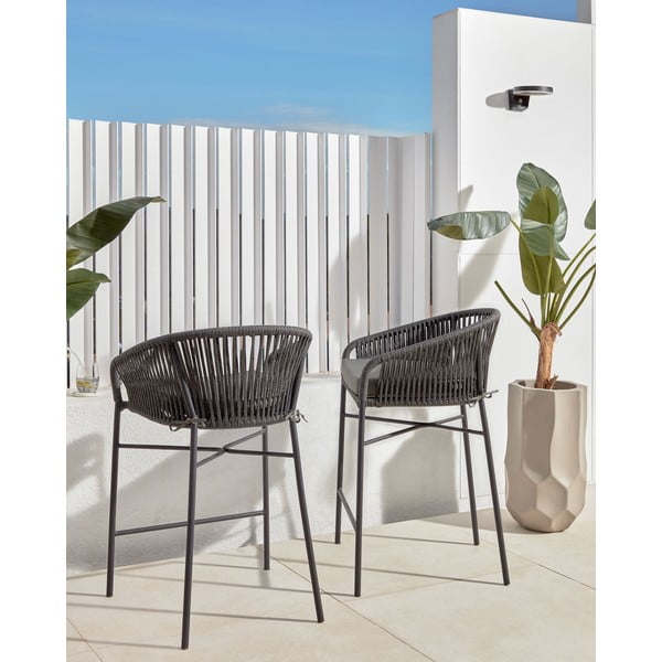 Czarny metalowy/tapicerowany hoker ogrodowy Yanet – Kave Home-image-2