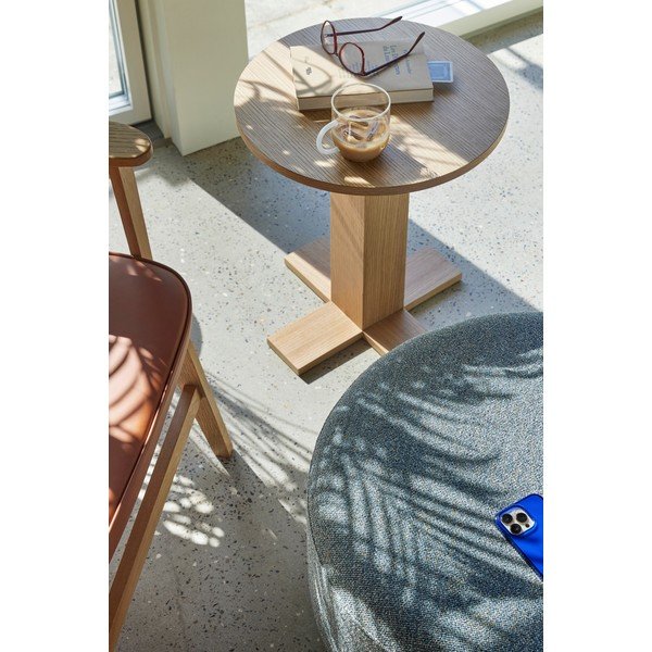 Okrągły stolik w dekorze dębu ø 45 cm Koohi – Hübsch-image-3