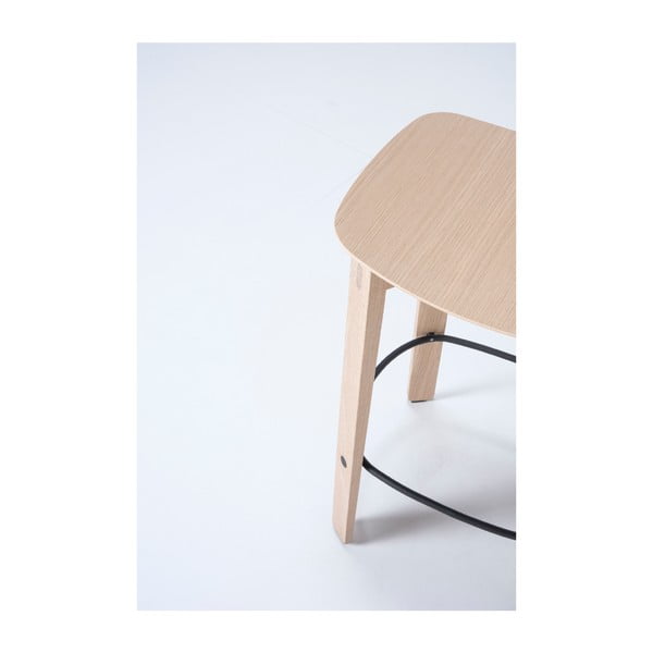 Hoker z litego drewna dębowego w naturalnym kolorze (wysokość siedziska 65 cm) Nora – Gazzda-image-1