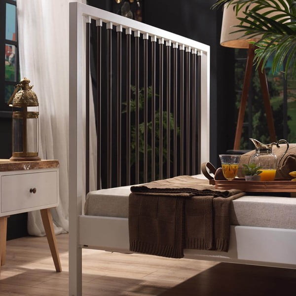 Białe metalowe łóżko dwuosobowe ze stelażem 180x200 cm Breeze – Kalune Design-image-1