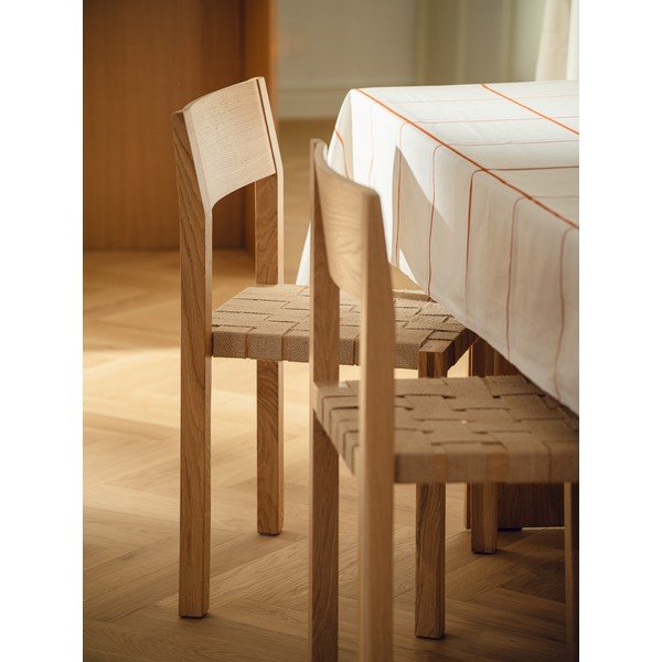 Krzesło sztaplowane z litego drewna dębowego w naturalnym kolorze Toli – noo.ma-image-1