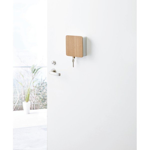 Biała półka na klucze z drzwiczkami ze sklejki Yamazaki Rin-image-4