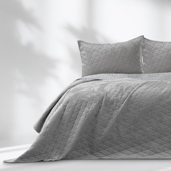 Jasnoszara narzuta pikowana z aksamitu 260x280 cm Laila – AmeliaHome