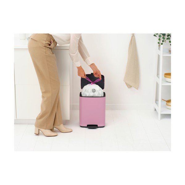 Różowy stalowy kosz na śmieci z pedałem 12 l Bo – Brabantia-image-3