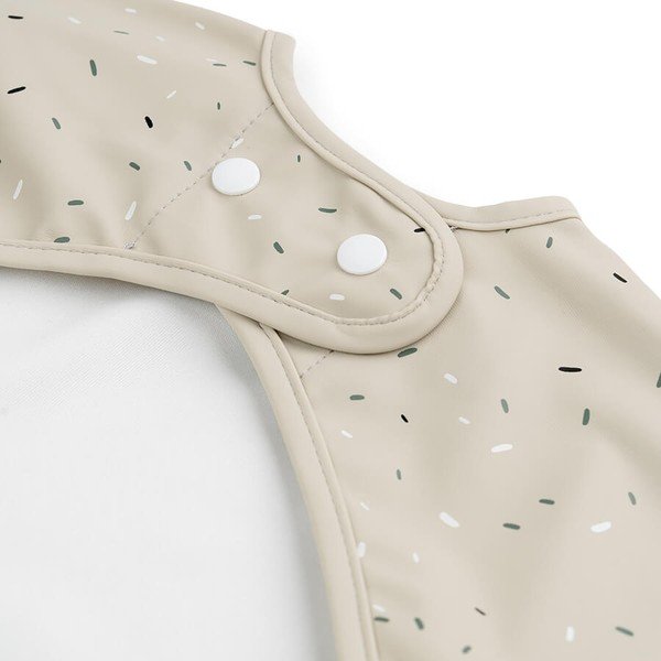 Beżowy śliniaczek z rękawami Happy Dots – Done by Deer-image-1