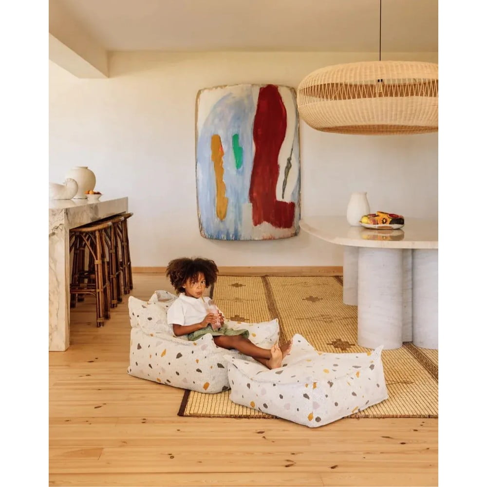 Biały dziecięcy worek do siedzenia z materiału bouclé/z tkaniny szenilowej Terrazzo Chair – Wigiwama (zdjęcie 10)
