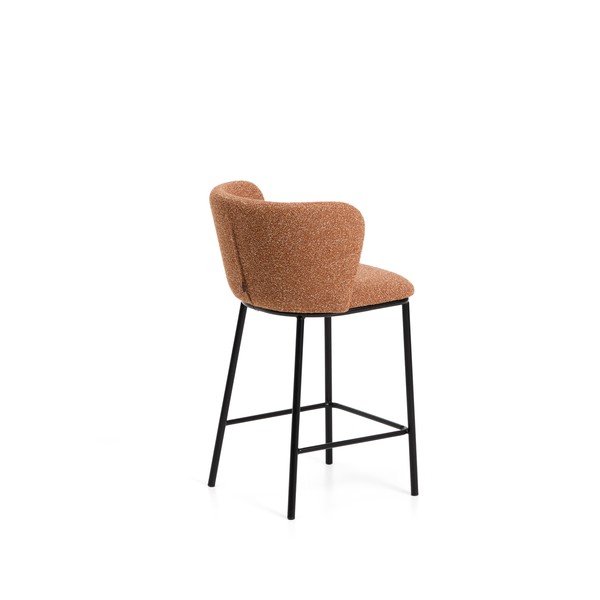 Tapicerowany hoker w kolorze terakoty (wysokość siedziska 65 cm) Ciselia – Kave Home-image-4