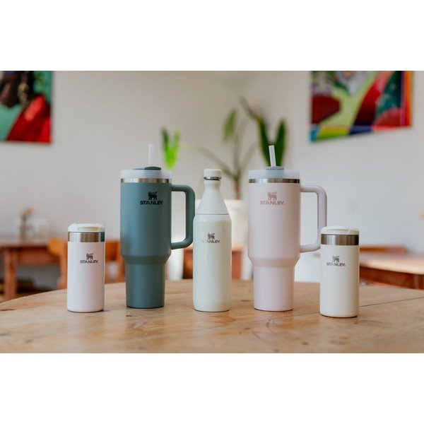 Zielony termos 1,18 l Quencher H2.O FlowState – Stanley-image-1