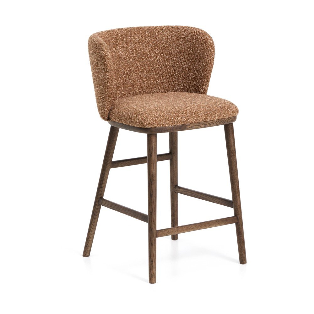 Tapicerowany hoker w kolorze terakoty (wysokość siedziska 65 cm) Ciselia – Kave Home