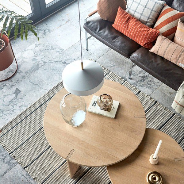 Okrągły stolik z litego drewna dębowego w naturalnym kolorze ø 65 cm Oy – OYOY Living Design-image-2