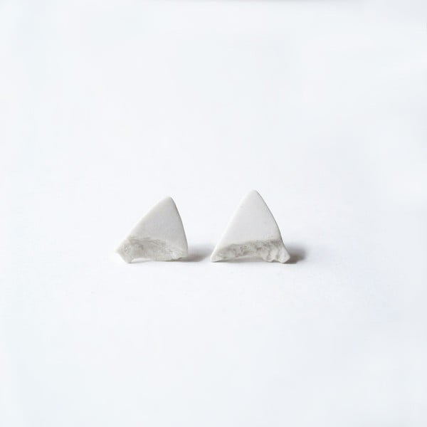 Białe kolczyki porcelanowe dsnú Triangles