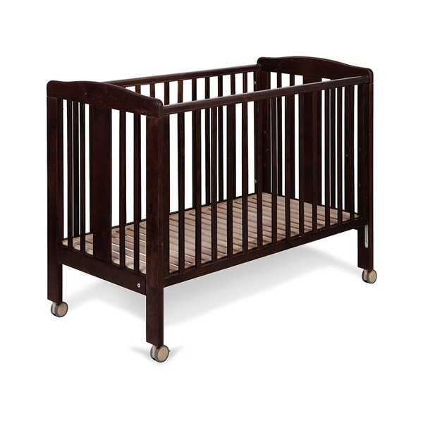 Ciemnobrązowe łóżeczko dziecięce na kółkach z regulowanym bokiem YappyKis Qu, 120x60 cm-image-1