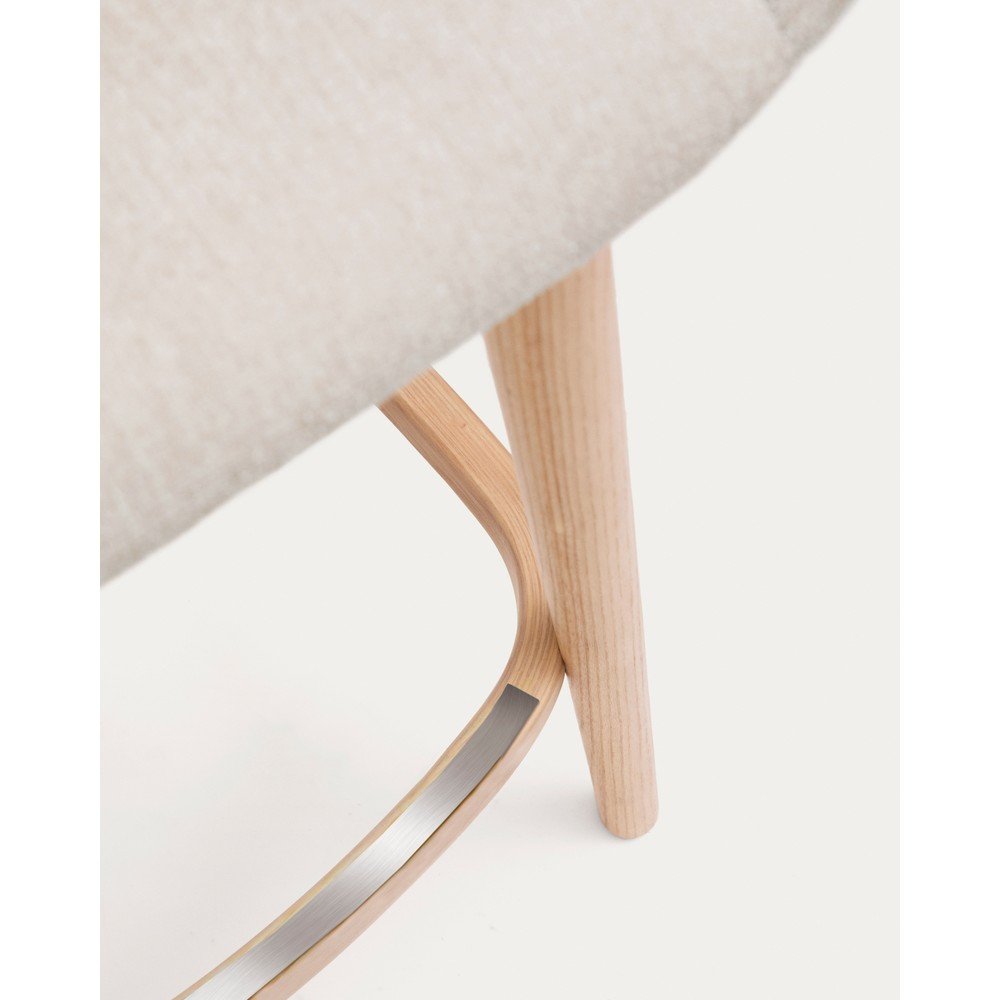 Beżowy tapicerowany hoker z podłokietnikami (wysokość siedziska 66 cm) Konna – Kave Home (zdjęcie 10)